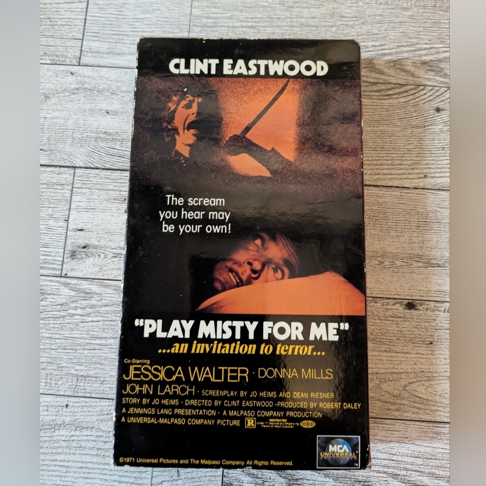 Clint Eastwood Movie VHS Tape - Picture 1 of 4